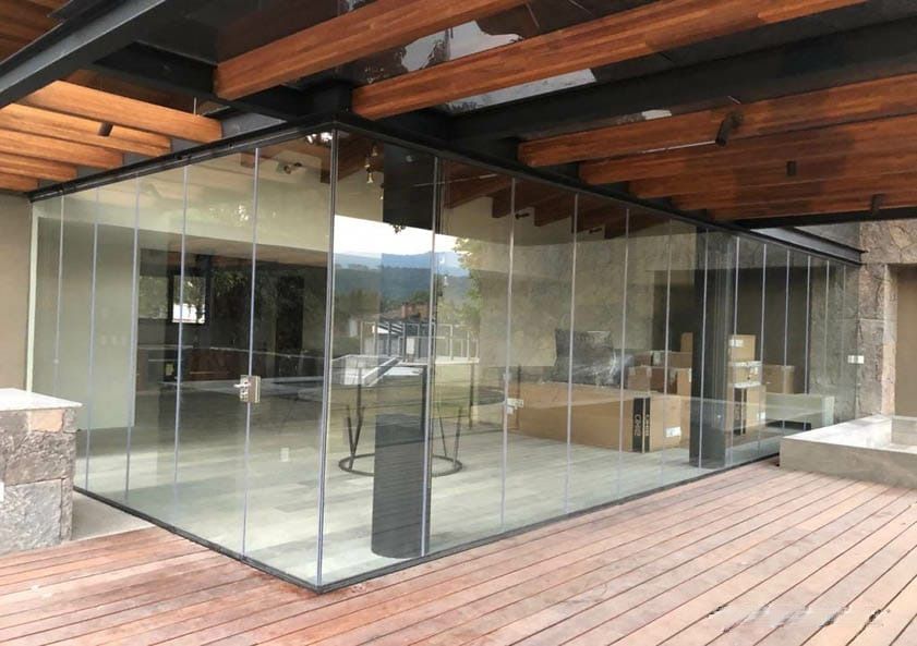 Cerramientos de oficina con paredes de cristal sevilla